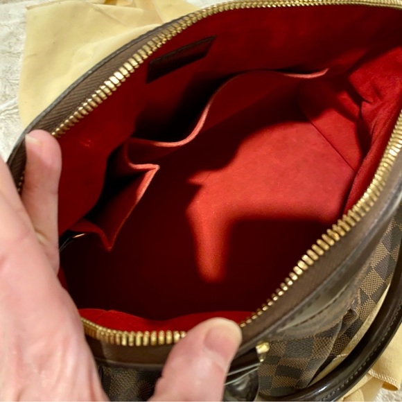 Authentic  Louis Vuitton Trevi pm! - Picture 3 of 5